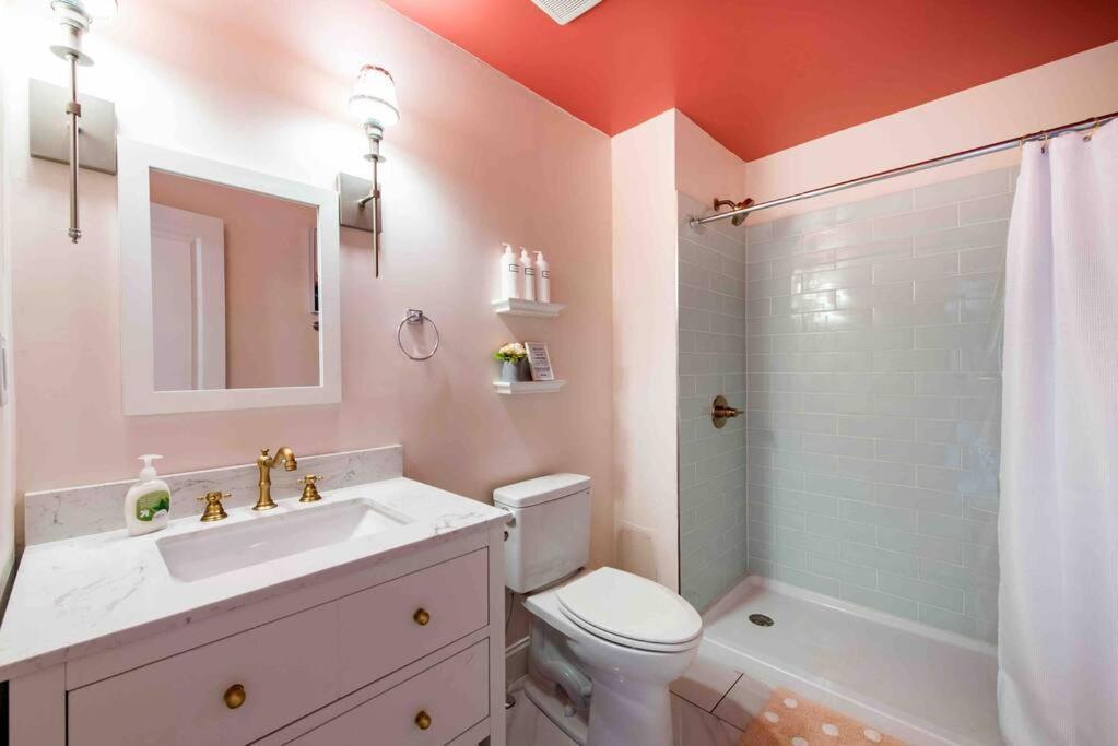 Blush And Bashful Germantown Two Bedroom Apartment 路易斯威尔 外观 照片