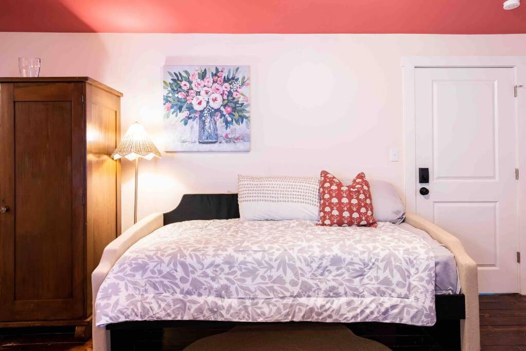 Blush And Bashful Germantown Two Bedroom Apartment 路易斯威尔 外观 照片
